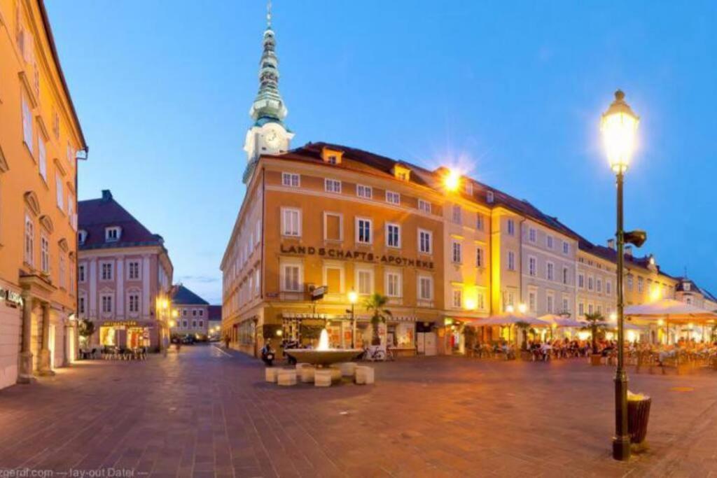 Moderne Innenstadtwohnung Klagenfurt クラーゲンフルト エクステリア 写真